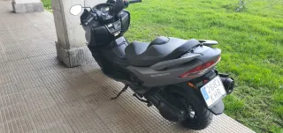 Suzuki Burgman 400 (2018) - Gris