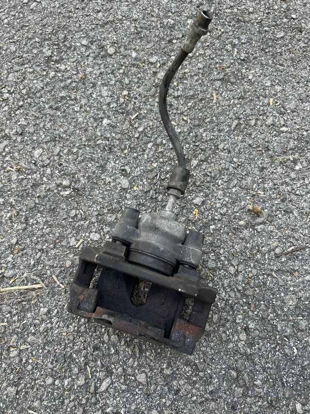 Pinza de freno trasera derecha BMW serie 1