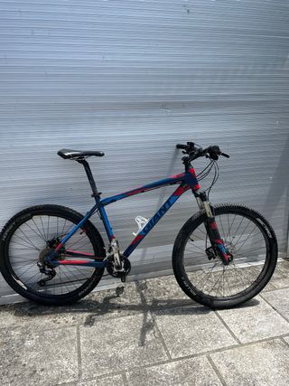 Bicicleta Giant talon