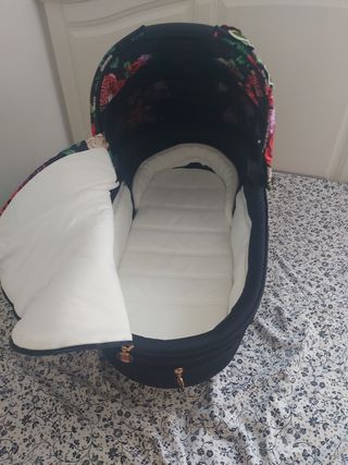 Cybex Priam Lux Carry Cot. 