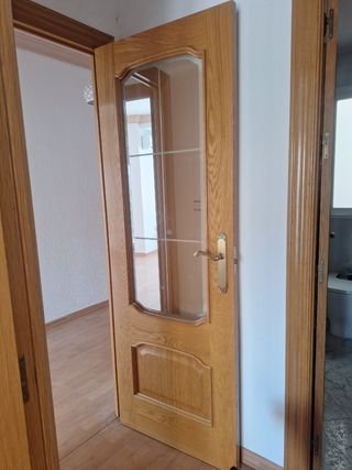 Puerta madera maciza