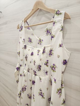 Vestido largo floral blanco y morado