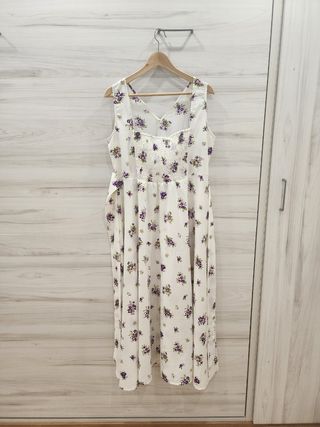 Vestido largo floral blanco y morado