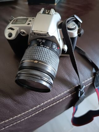 Lote Canon EOS Cámara 35mm + Objetivo