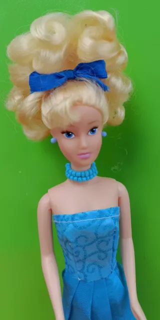 Muñeca Cenicienta Simba Disney