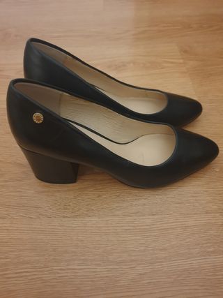 Zapatos negros Zendra tacón bajo