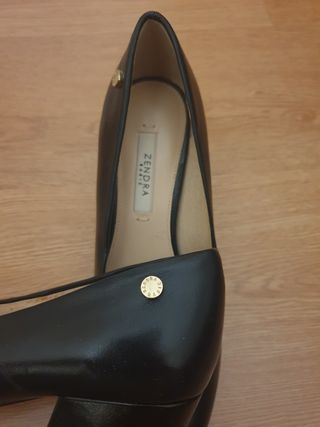 Zapatos negros Zendra tacón bajo
