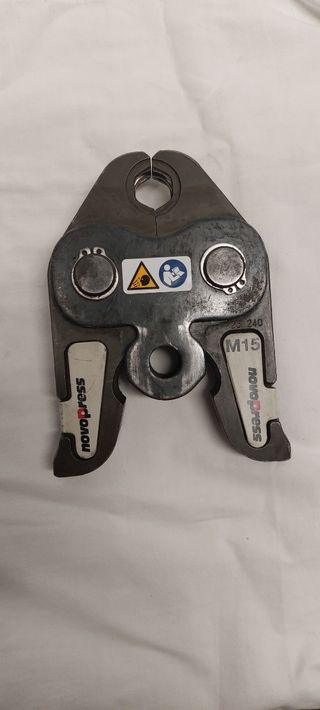 Pinza Novopress M15 per tubi