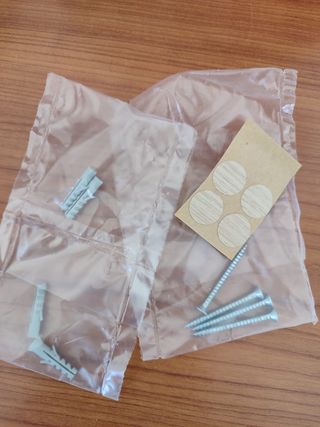 Estantería doble con 3 divisores (sólo montada)