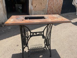 Máquina coser Alfa antigua