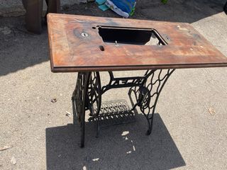 Máquina coser Alfa antigua