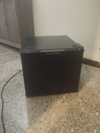 Mini nevera Russell Hobbs