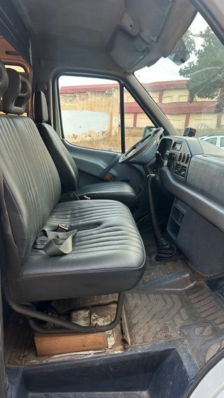 Mercedes-Benz 212d 1998