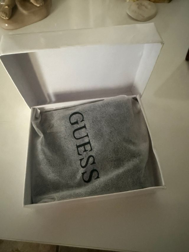 Cartera Guess negra