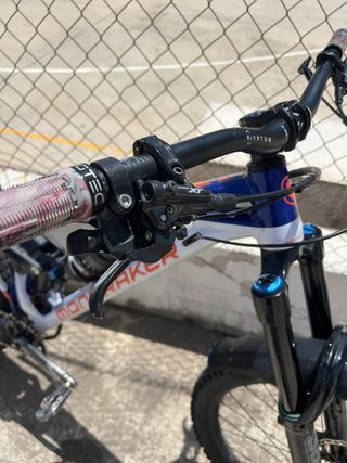 Bicicleta de Enduro Mondraker

