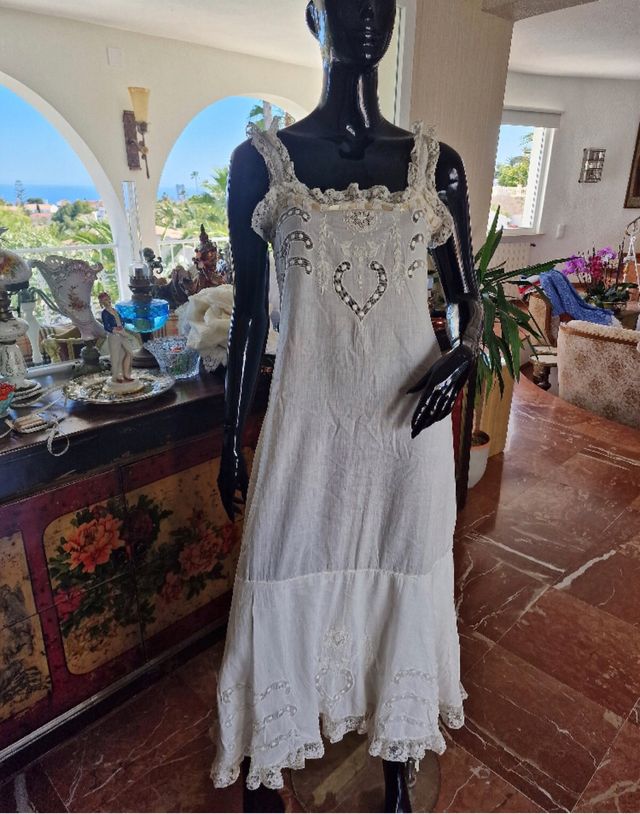Camisón antiguo blanco