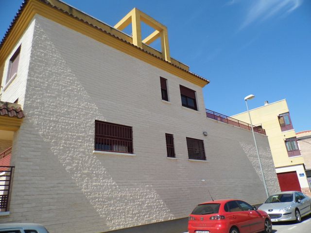 Tríplex 3 hab, 3 baños, 2 terrazas