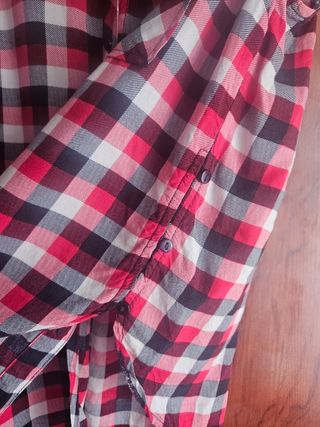 Blusa cuadros Bershka M roja