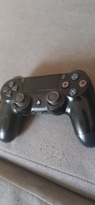 Mando PS4 original + funda Dragon Ball (Con fallos