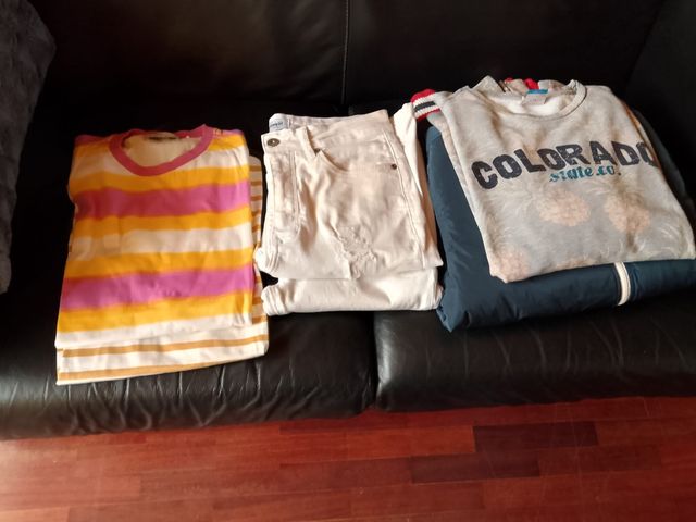 2 Camisetas y pantalones blancos