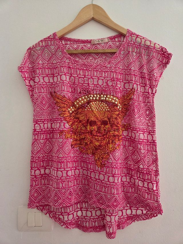 Camiseta S&W rosa estampada