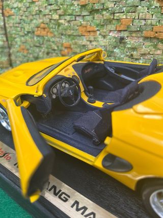  Mustang Mach III – Escala 1:18 – Con base 