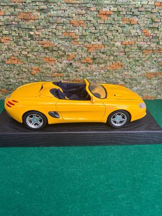  Mustang Mach III – Escala 1:18 – Con base 
