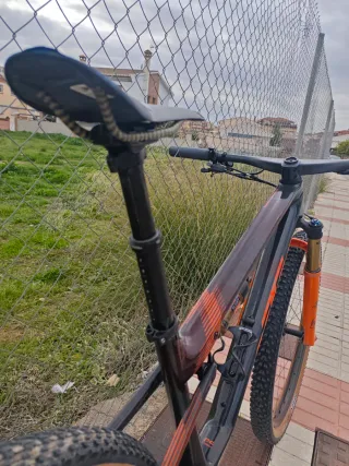 Bicicleta KTM Scarp 2025.
