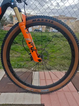 Bicicleta KTM Scarp 2025.