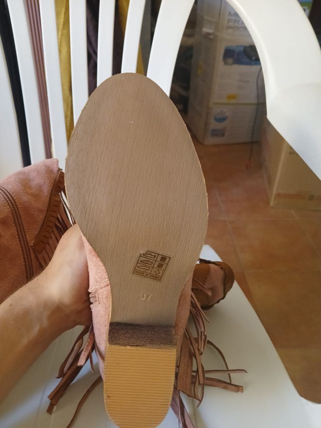 Botas Cowboy Beige con flecos