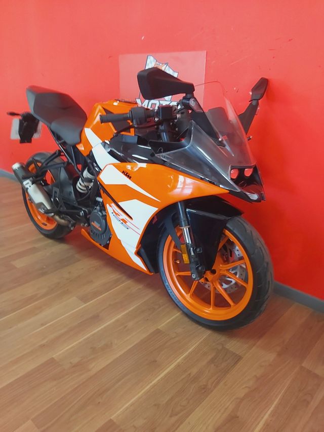 KTM RC 125 - Motocicleta