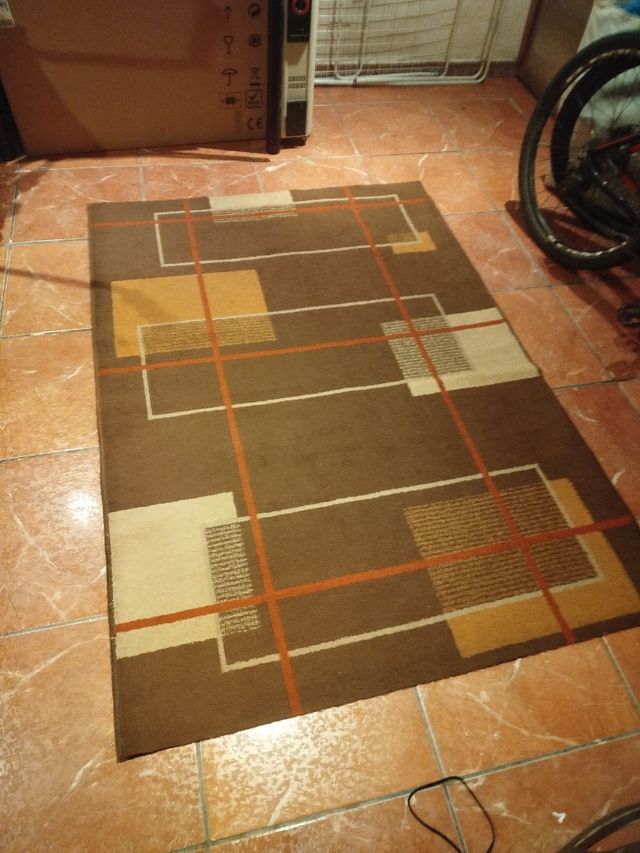 Alfombra marrón y beige 133x190cm
