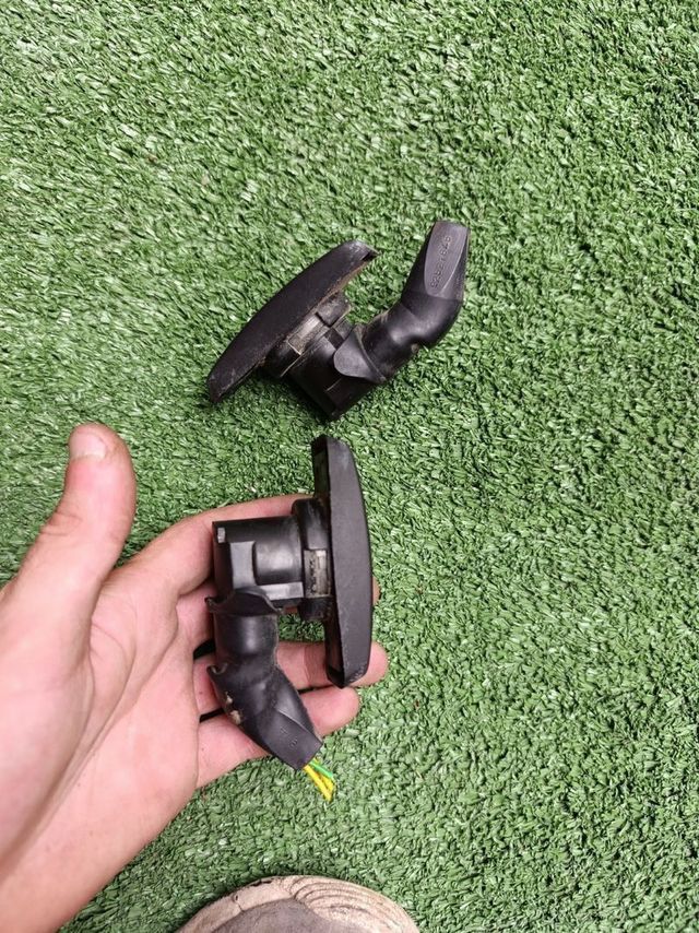 2 Luces matrícula 205, 309, 405