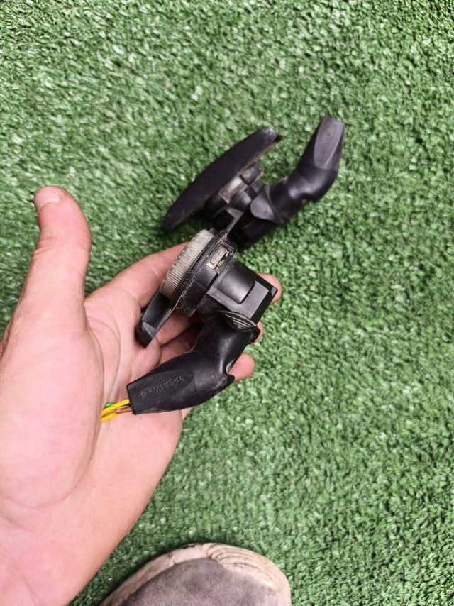 2 Luces matrícula 205, 309, 405