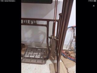 Máquina de coser Alfa antigua