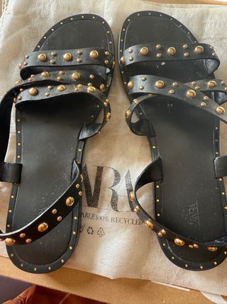 Sandalias Zara planas doradas