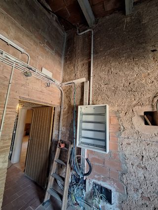 Trabajos de Electricidad, Fontanería, reformas...