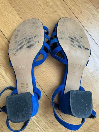 Sandalias tacón azul Anonymous Modelo Issi 55