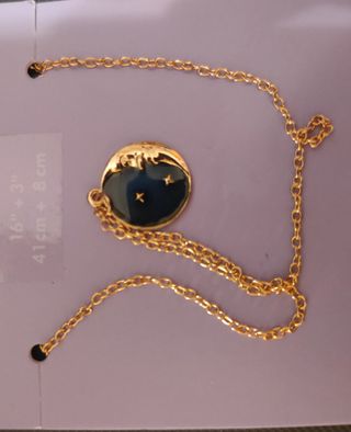 Collar y pulsera dorados y rosa.. cada uno a euros