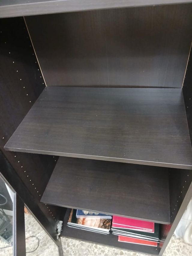 Vitrina oscura - Mueble expositor