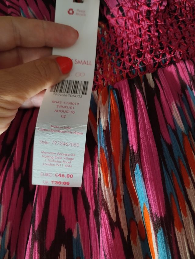 Vestido veraniego multicolor.