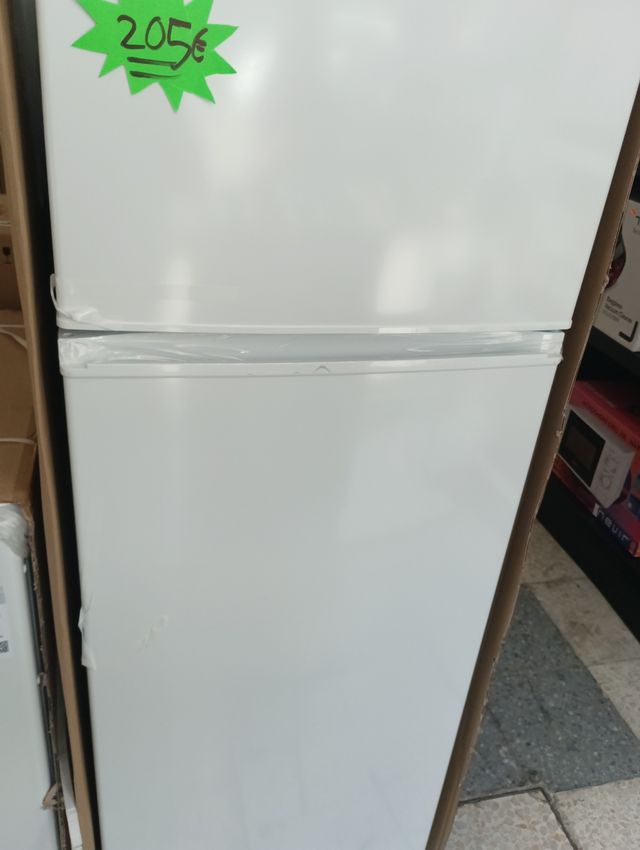 Nevera Midea 143x55 - 205€