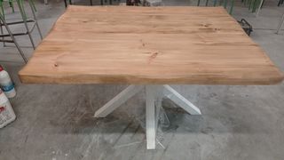 Mesa madera maciza patas blancas
