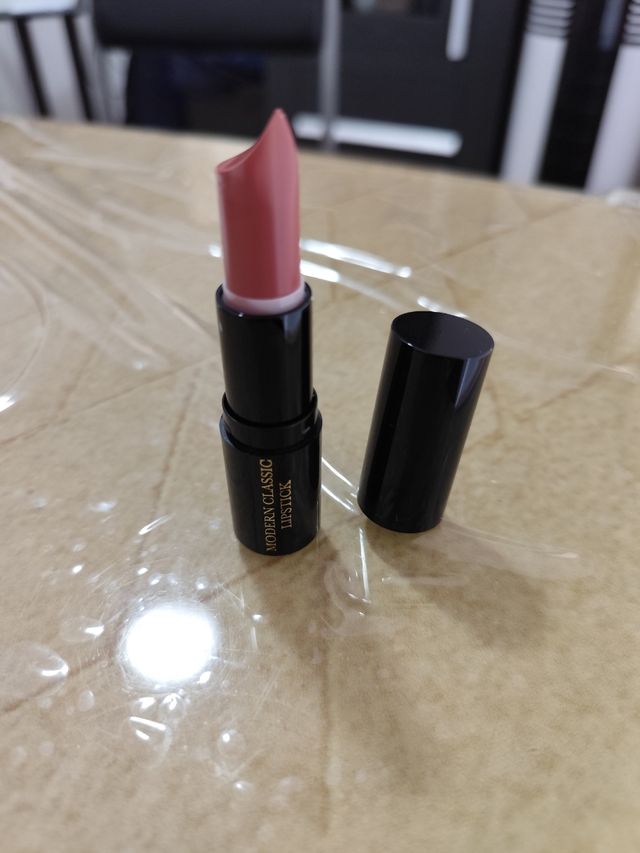 Labial Laura Geller Divine