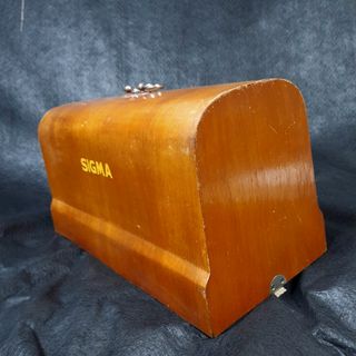 Caja madera Sigma antigua