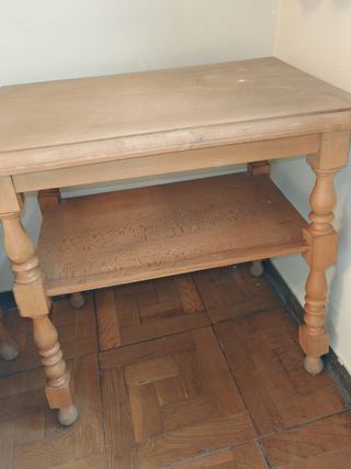 Mesita auxiliar de madera