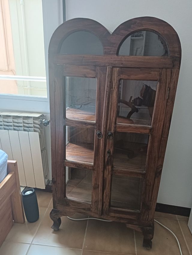 Vitrina madera teka estilo colonial