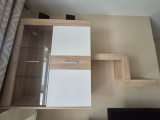 Mueble Vitrina blanco y marrón 