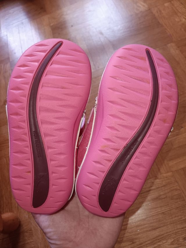 Zapatillas niña piel rosa nº24