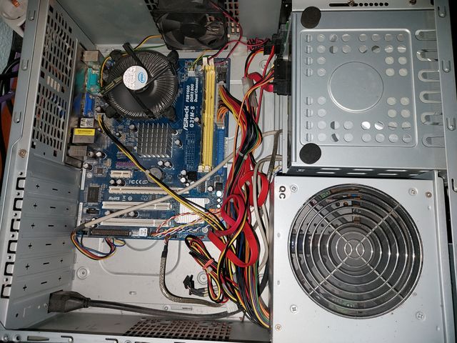 CPU Vintage Negra - Época XP